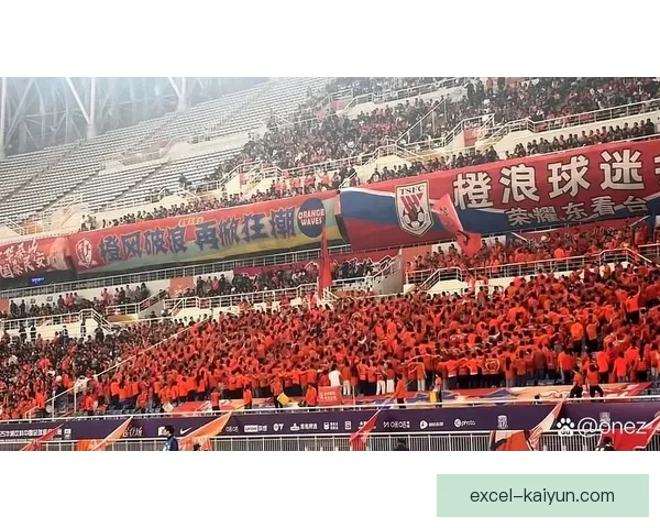 足球球迷装备：关注现场氛围与支持球队的新趋势分析