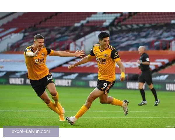 英超冠军争夺进入白热化阶段，众球队表现稳健备受关注