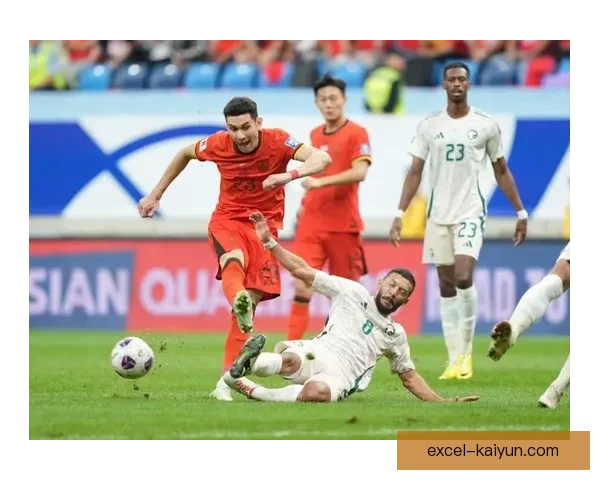 世界足球热议：近期多场比赛引发球迷关注与讨论