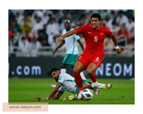 世界杯开启前夕，世界足球热议场馆建设与球员状态问题